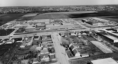 A black and white overhead photo of London, Ontario.